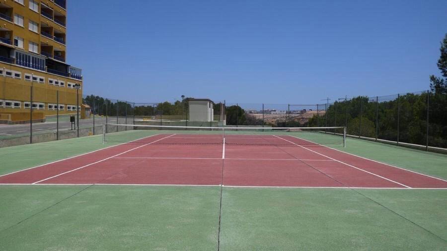 2-Bedroom And Living Room Apartment Near Campoamor Beach Exterior photo